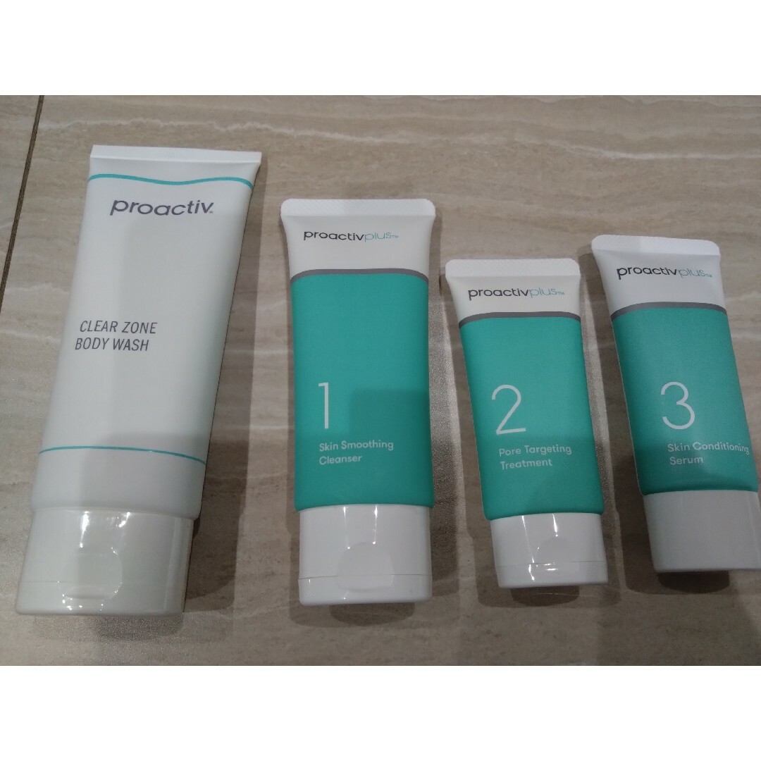 proactiv(プロアクティブ)の基本セット プロアクティブ プラス 薬用 ニキビ ケア 30日分ボディウォッシュ コスメ/美容のスキンケア/基礎化粧品(洗顔料)の商品写真