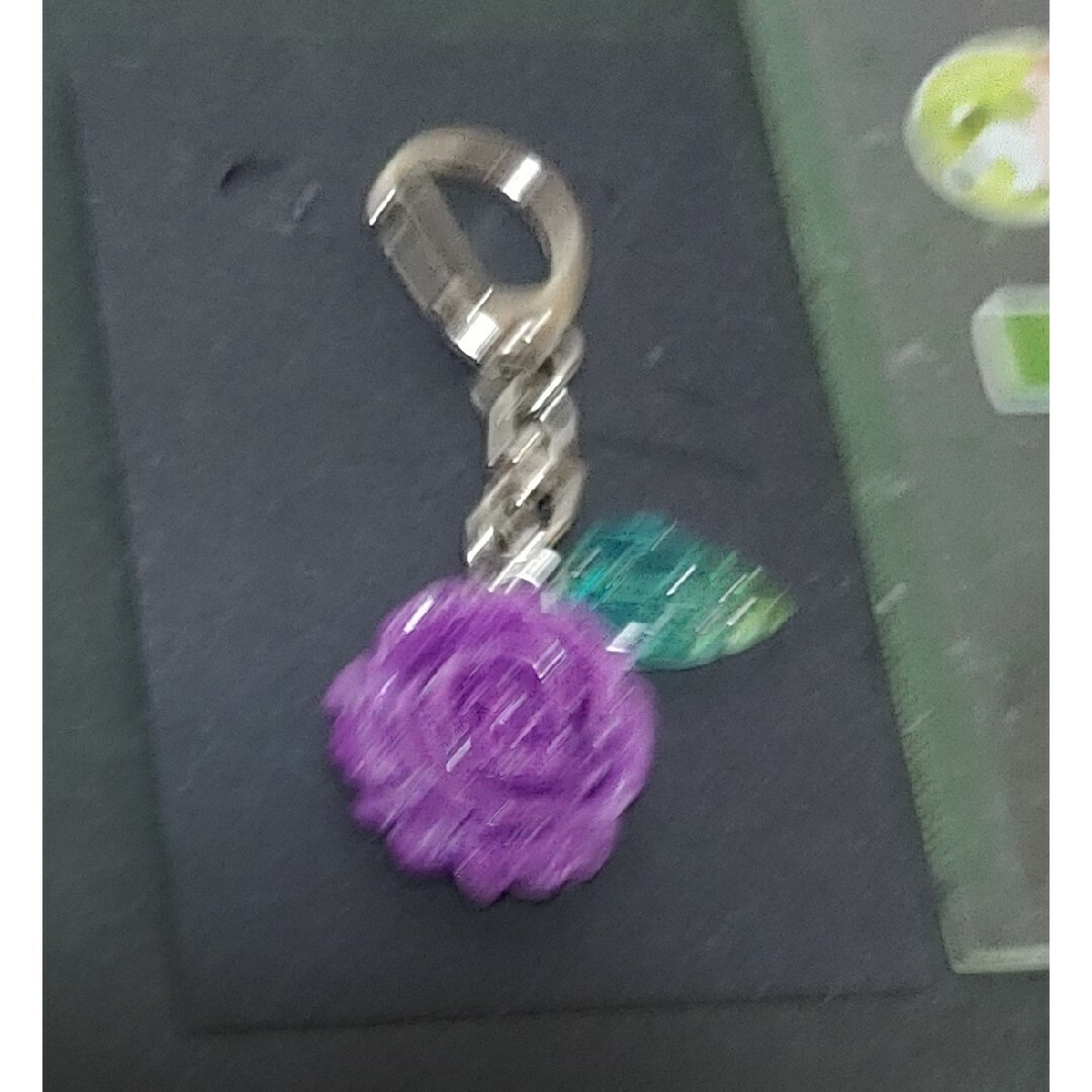 【ハンドメイド】紫薔薇 バッグチャーム ハンドメイドのファッション小物(バッグチャーム)の商品写真