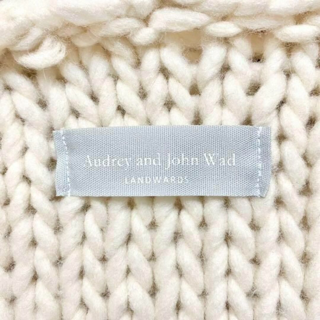 audrey and john wad(オードリーアンドジョンワッド)のAudrey and John Wad ペルー ケーブルハンドニットカーディガン レディースのトップス(ニット/セーター)の商品写真