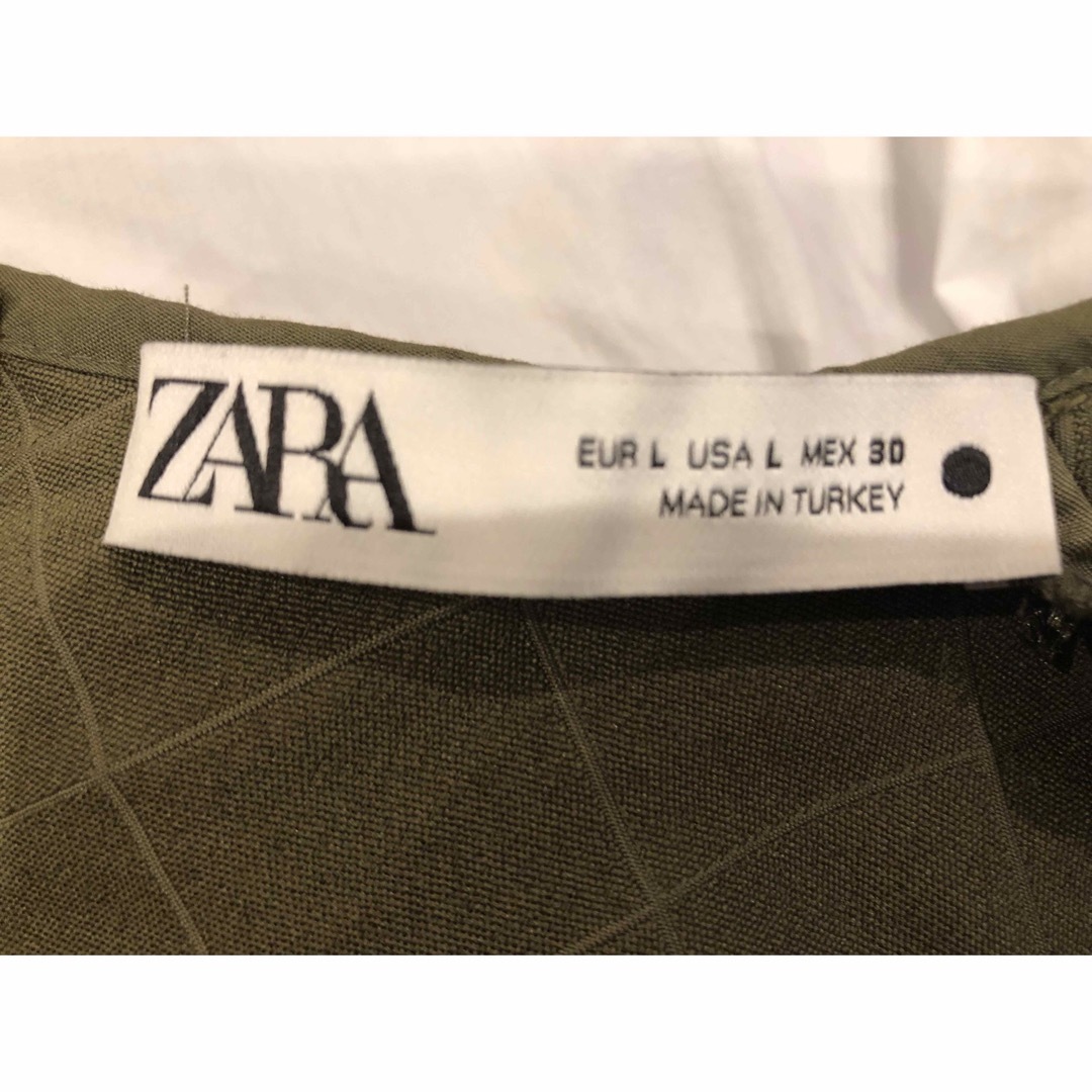 ZARA(ザラ)のZARA フリル　コントラスト　キルティング　ブラウス　L レディースのトップス(シャツ/ブラウス(長袖/七分))の商品写真