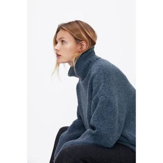 ザラ(ZARA)のZARA オーバーサイズタートルニット　ブルー(ニット/セーター)