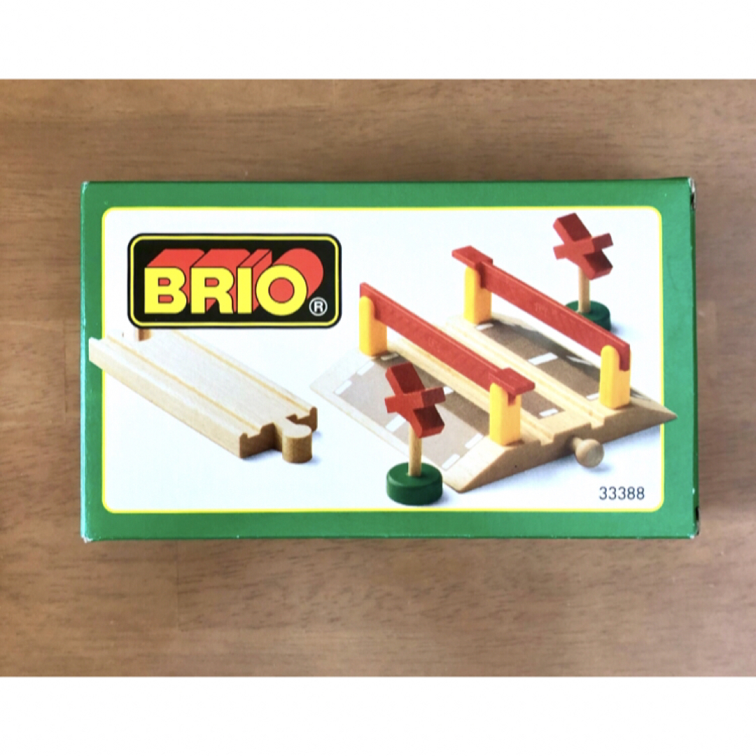 BRIO(ブリオ)のBRIO  木製踏切   キッズ/ベビー/マタニティのおもちゃ(電車のおもちゃ/車)の商品写真