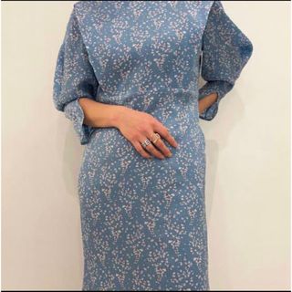 希少 Flower Hand-printed Tucked Dress