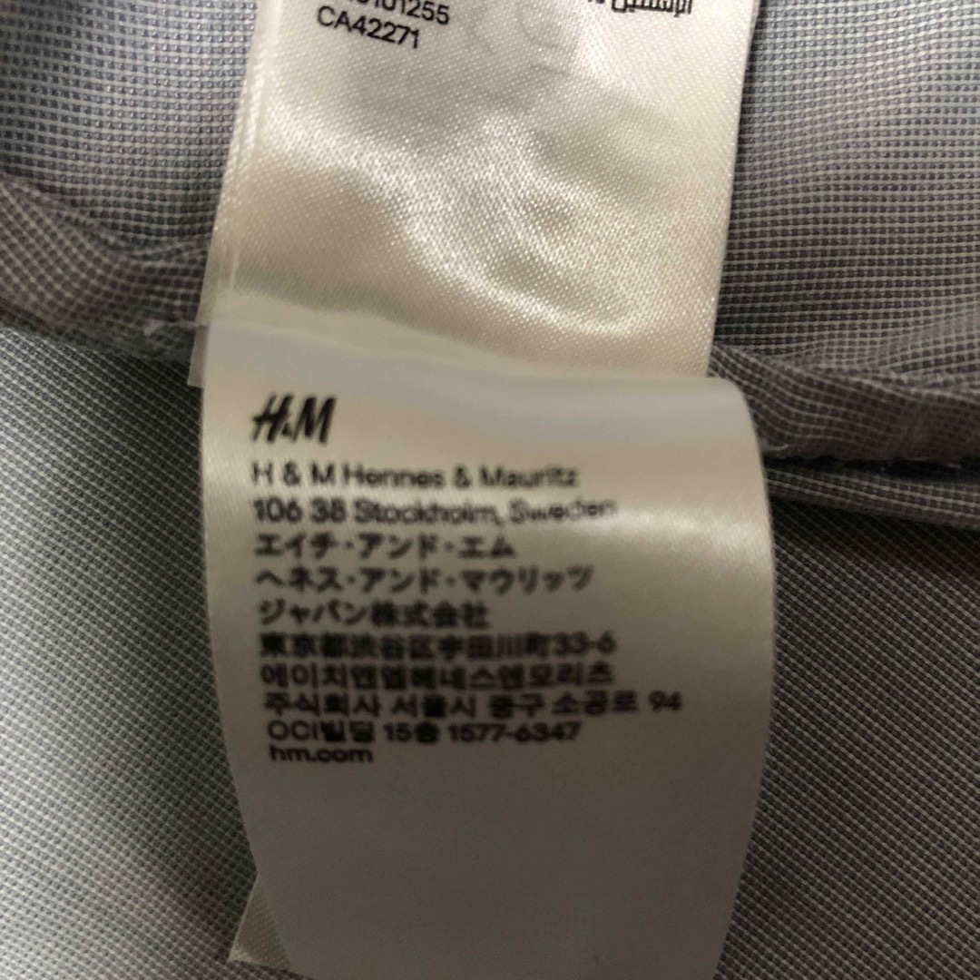 H&M(エイチアンドエム)のＨ＆Ｍ　レディースシャツ　長袖　US8 (Ｌくらい) レディースのトップス(シャツ/ブラウス(長袖/七分))の商品写真