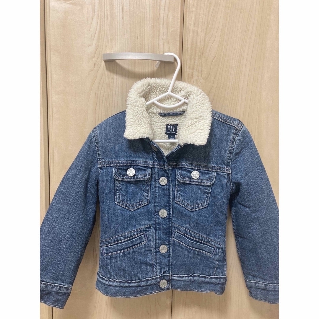 GAP Kids(ギャップキッズ)のGAPkids デニムジャケット　110cm キッズ/ベビー/マタニティのキッズ服男の子用(90cm~)(ジャケット/上着)の商品写真