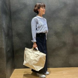 ムジルシリョウヒン(MUJI (無印良品))の〓新品〓無印良品洗いざらしブロードスタンドカラーシャツ／ネイビーストライプ／XL(シャツ/ブラウス(長袖/七分))