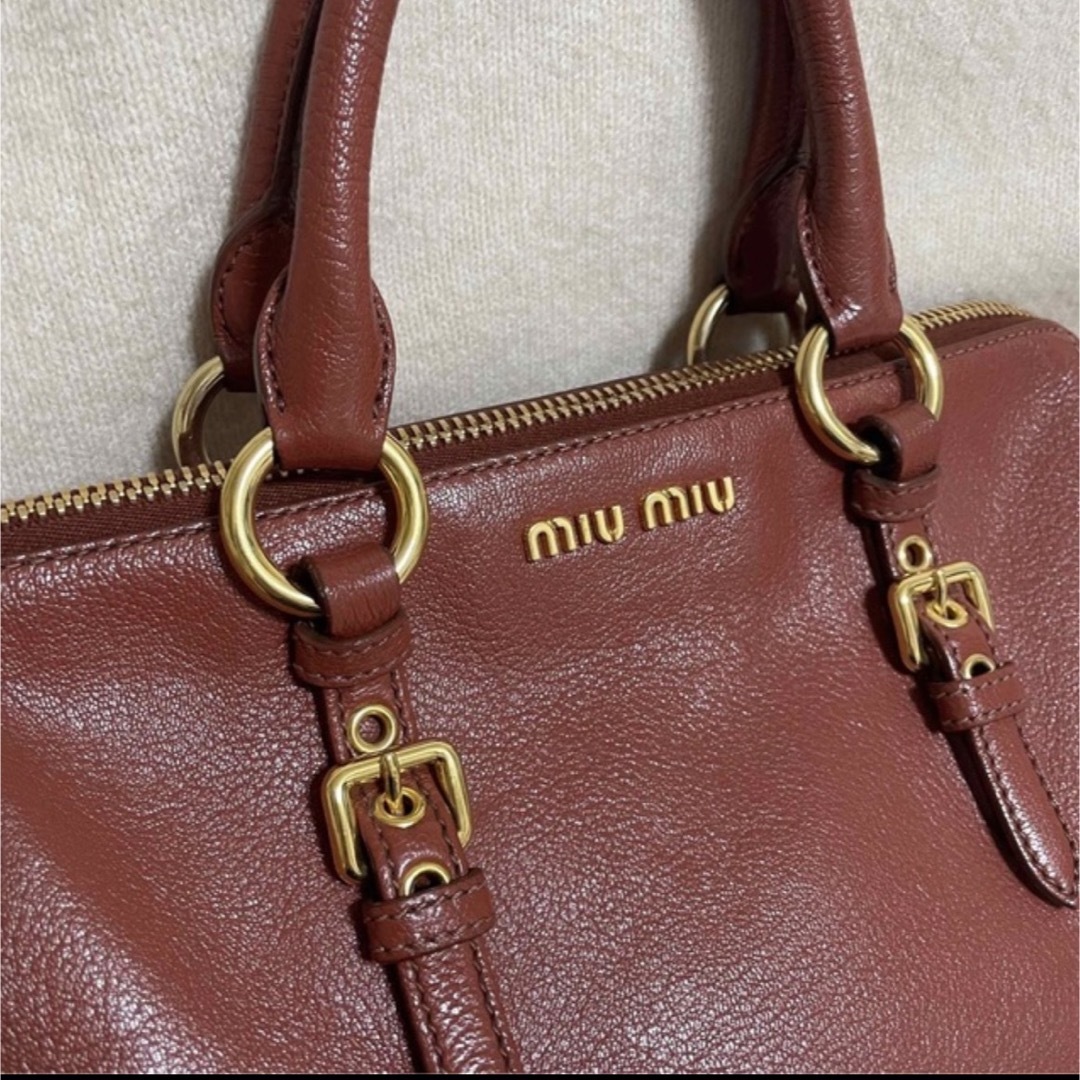 miumiu(ミュウミュウ)のMIUMIU マドラス ボストンバッグ ショルダーバッグ レディースのバッグ(ボストンバッグ)の商品写真