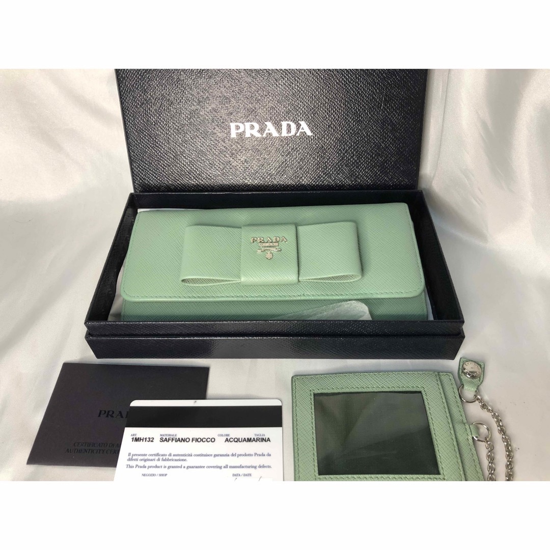 超美品　PRADA プラダ パスケース付き　ダブルホック　リボン　アクアマリン