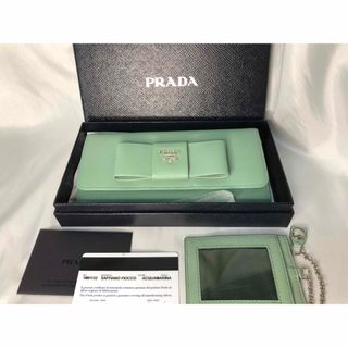 プラダ(PRADA)のひかぴ様専用PRADA パスケース付き　ダブルホック　リボン　アクアマリン(財布)