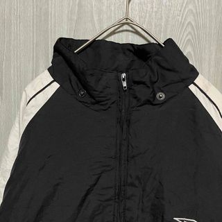 【入手困難】UMBRO ジャケット 中綿 ワンポイントロゴ 茶色 ドローコード付