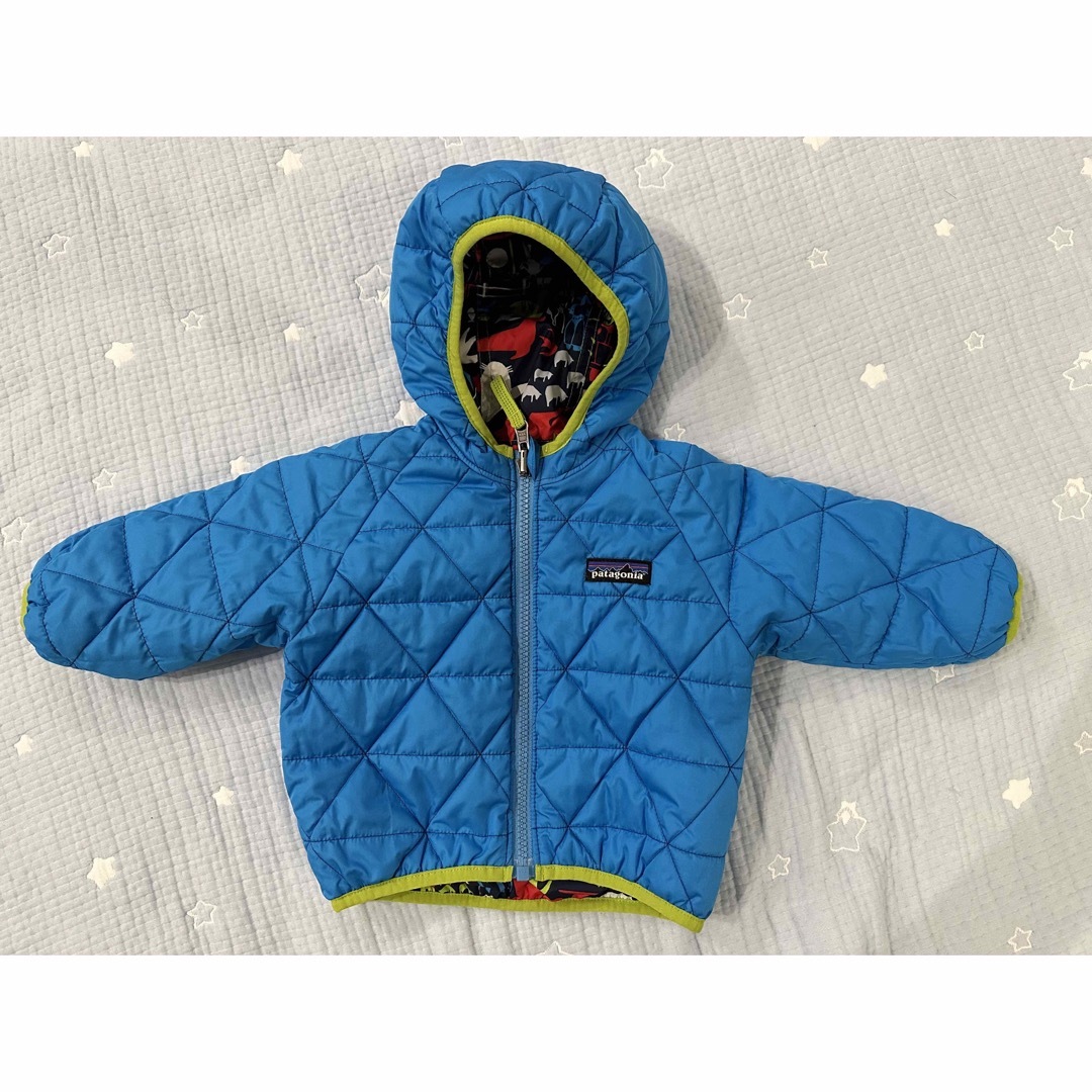 patagonia(パタゴニア)のpatagonia/パタゴニア★リバーシブル/ダウン/3-6m キッズ/ベビー/マタニティのベビー服(~85cm)(ジャケット/コート)の商品写真