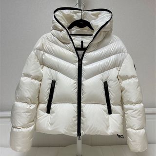 モンクレール(MONCLER)の【久保田一生様専用】モンクレール　ダウンジャケットGUENIOC WHITE(ダウンジャケット)