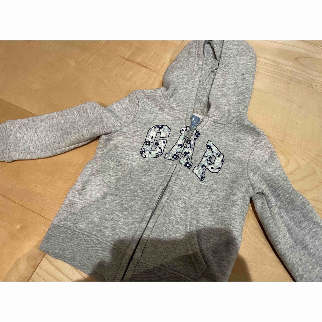 GAP(ギャップ)のgap パーカー キッズ/ベビー/マタニティのキッズ服女の子用(90cm~)(カーディガン)の商品写真