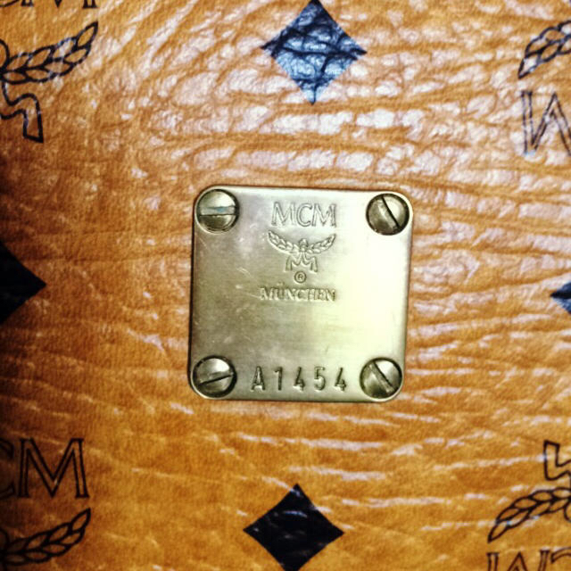 MCM(エムシーエム)のＭCＭ小バックビンテージ レディースのバッグ(ハンドバッグ)の商品写真