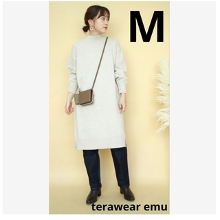 シマムラ(しまむら)のterawear emu スソスリットワンピース　M(ひざ丈ワンピース)