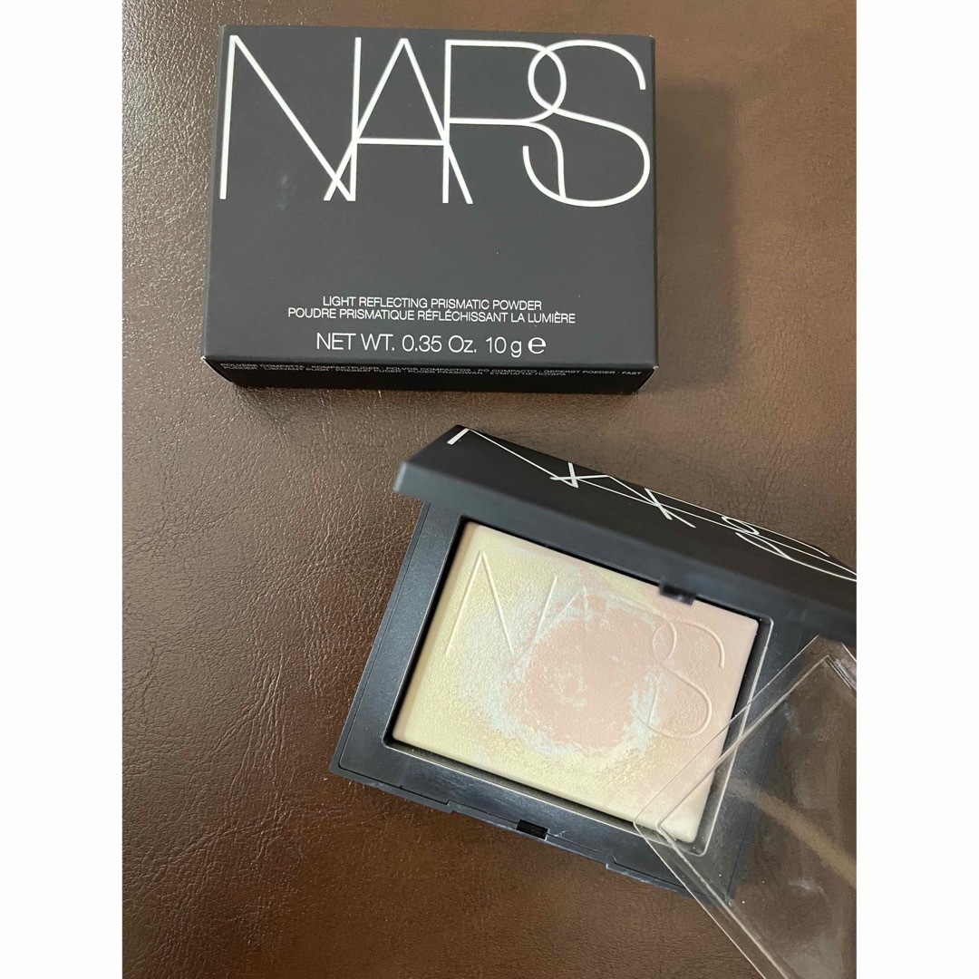 NARS ライトリフレクティングプリズマティックパウダー