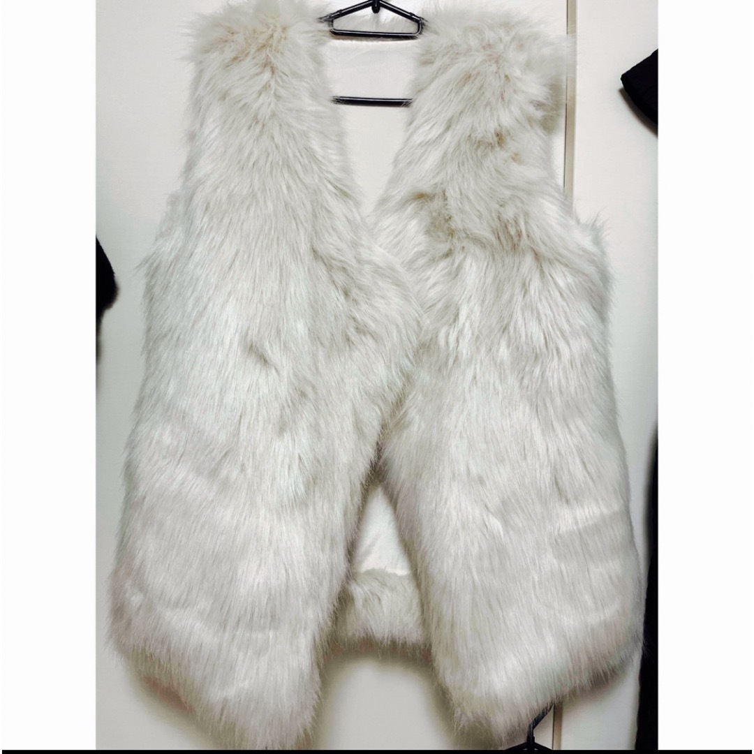 VEGAN FUR GILET IVORY バースデーバッシュ　エコファー　ジレ