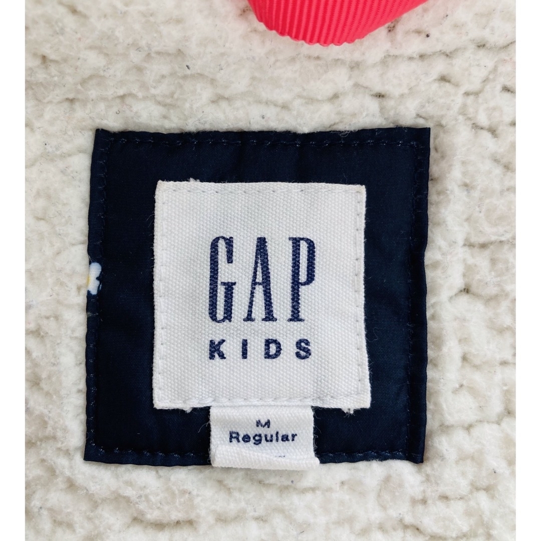 GAP Kids(ギャップキッズ)のGAP 花柄　中綿ジャケット　コート キッズ/ベビー/マタニティのキッズ服女の子用(90cm~)(コート)の商品写真