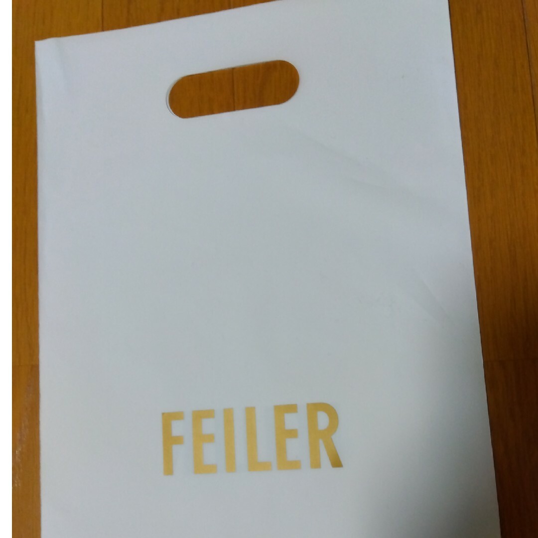 FEILER(フェイラー)のFEILER　フェイラー　新品　ハンカチ　旗艦店限定  アリス ワンダーランド レディースのファッション小物(ハンカチ)の商品写真