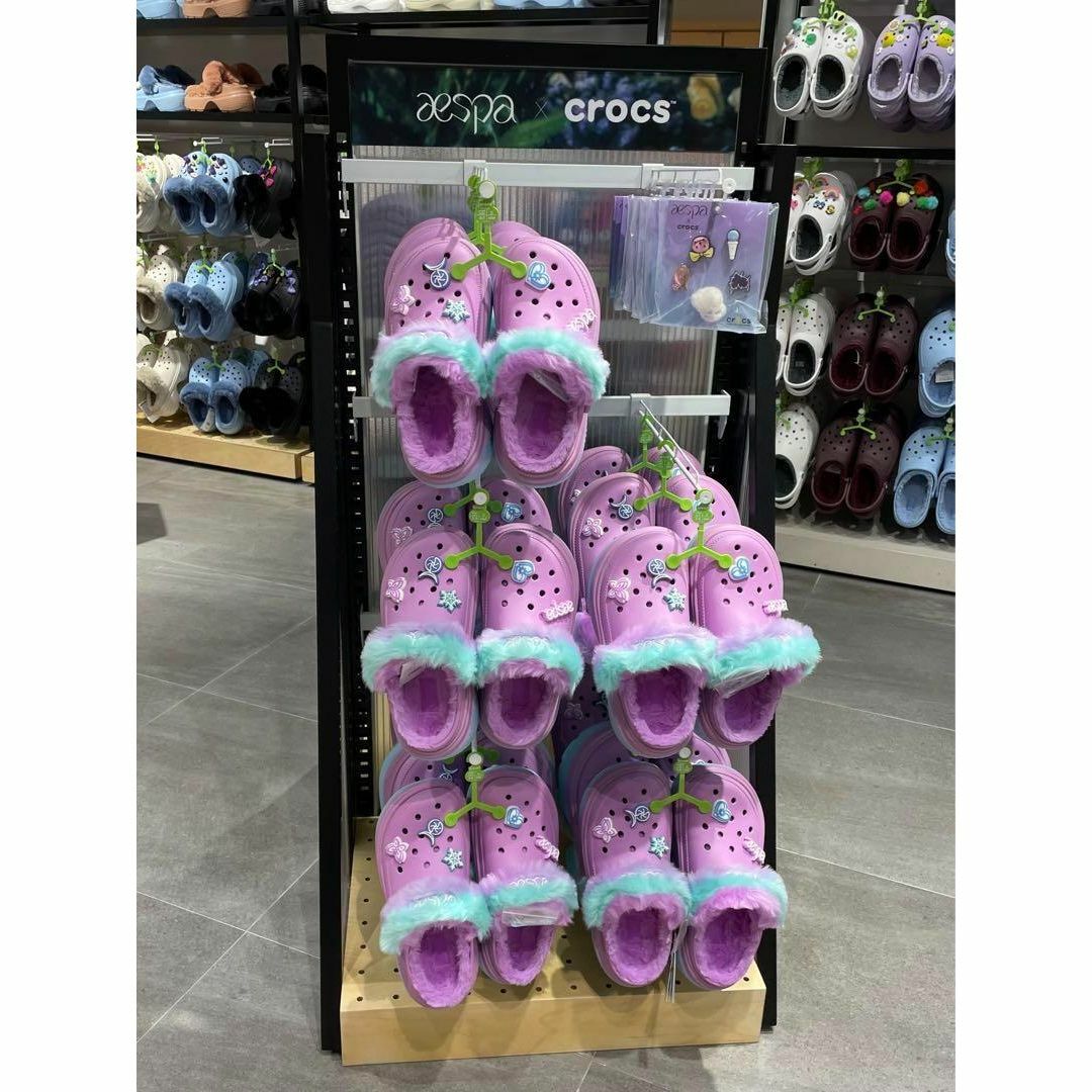 エスパ aespa crocs コラボ シビッツ クロックスアクセサリーの通販 by