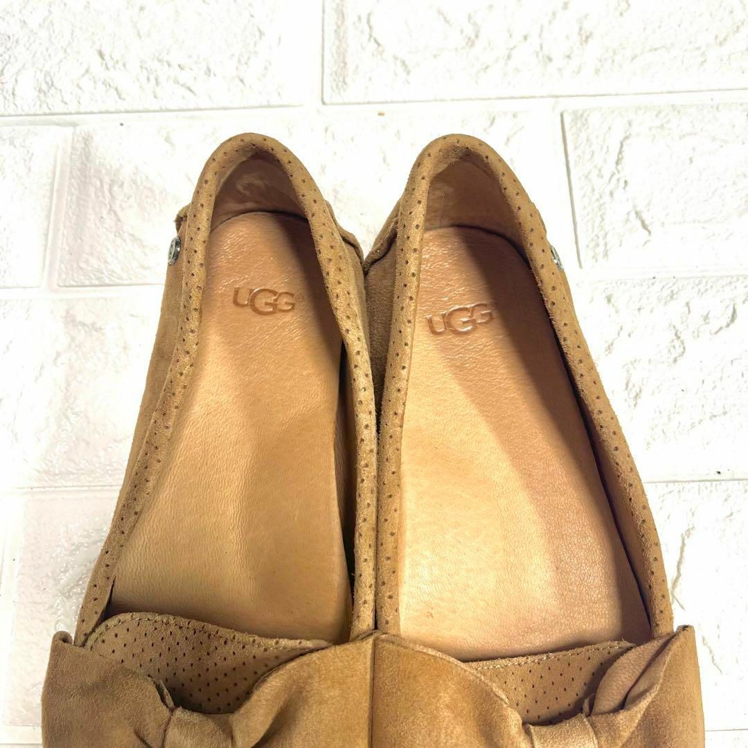 UGG(アグ)の【美品】UGG モカシン リボン フラットシューズ ローファー レディースの靴/シューズ(スリッポン/モカシン)の商品写真