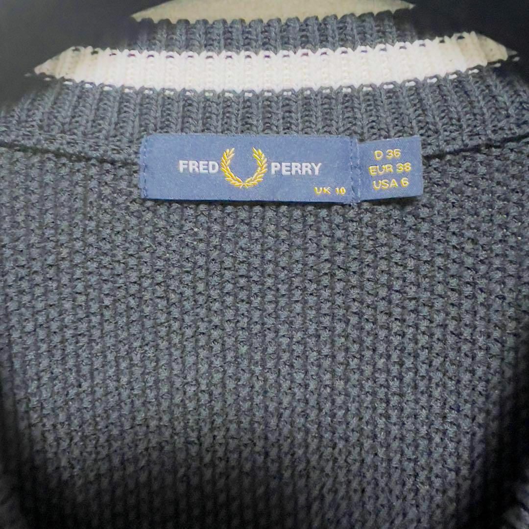 FRED PERRY(フレッドペリー)の【美品】FRED PERRY フレッドペリー ニットベスト ユニセックス 紺色 レディースのトップス(ニット/セーター)の商品写真