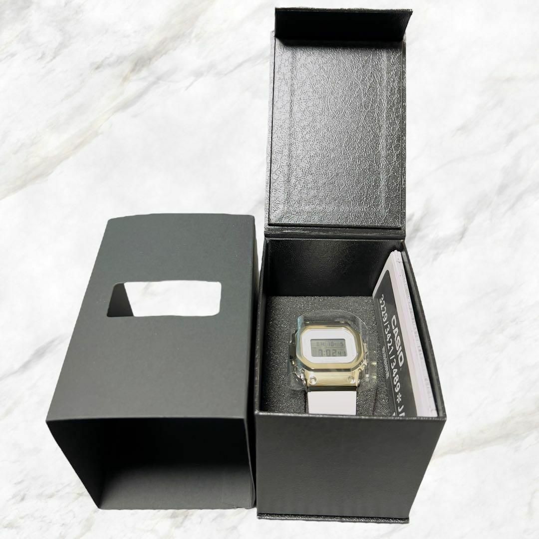 G-SHOCK(ジーショック)の【新品】G-SHOCK カシオ GM-S5600G-7JF ゴールドホワイト メンズの時計(腕時計(デジタル))の商品写真