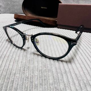 トムフォード(TOM FORD)の【新品】トムフォード 黒ぶちメガネ FT5728-D-B-N/V 001 #51(サングラス/メガネ)