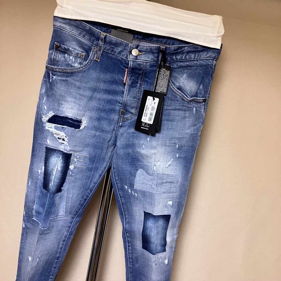 DSQUARED2(ディースクエアード)の新品 44 21aw DSQUARED2 スキニーデニム SKATER 3973 メンズのパンツ(デニム/ジーンズ)の商品写真