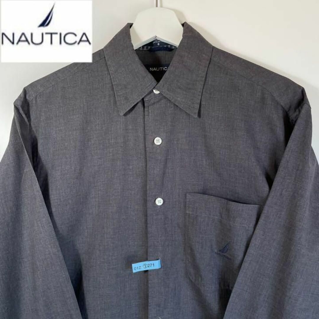 NAUTICA(ノーティカ)の美品！【アメリカ古着❗️】ノーティカ　刺繍ロゴ　ワンポイント　ダークグレーレトロ メンズのトップス(シャツ)の商品写真