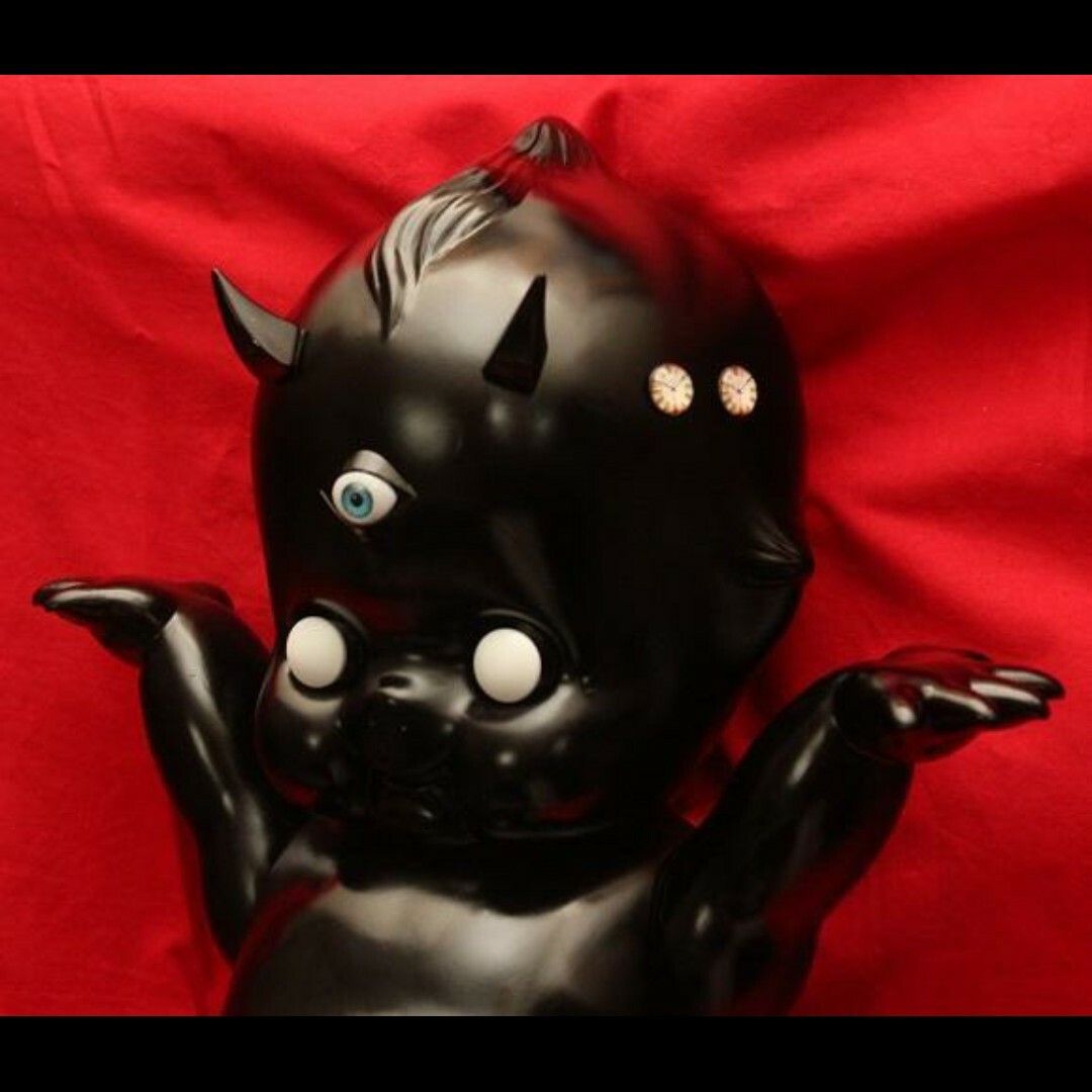 特大５５㎝　黒いキューピー人形　ドロヘドロ　ハロウィン　フィギュア　オブジェ