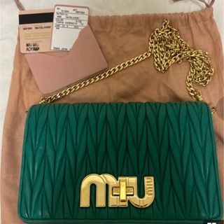 miu miu ミュウミュウ　グリーン　大容量　バッグ　オシャレ