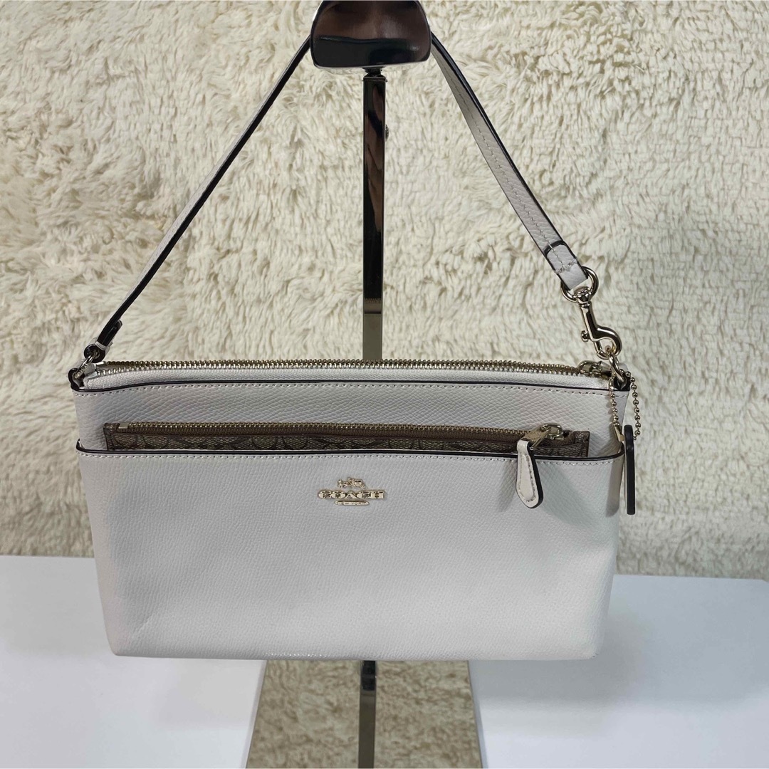 COACH クラッチバッグ ハンドバッグ コーチ ホワイト シグネチャー