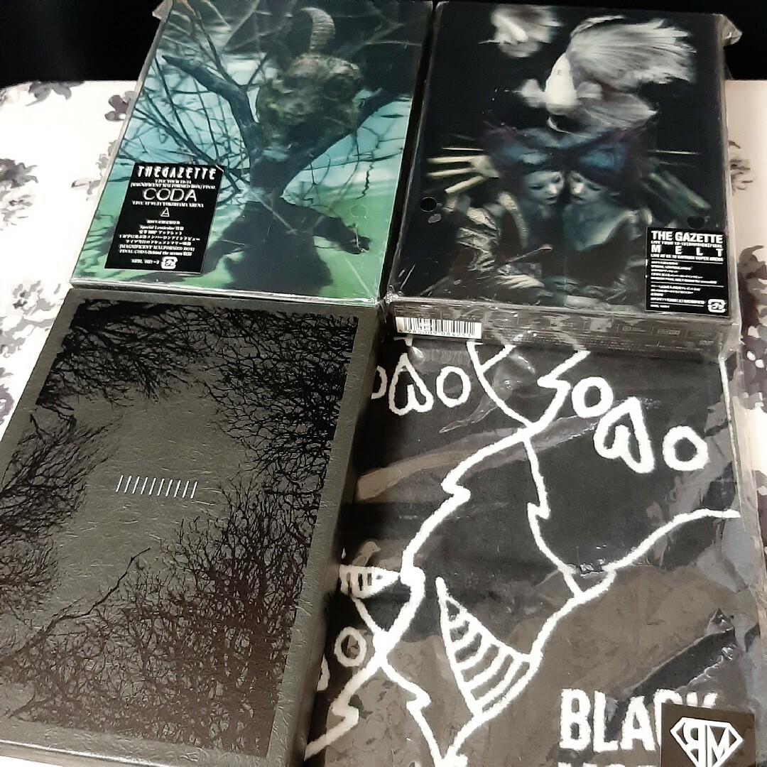 ★美品　the GazettE《初回生産限定盤》DVD3点＋限定タオル＋おまけDVD/ブルーレイ