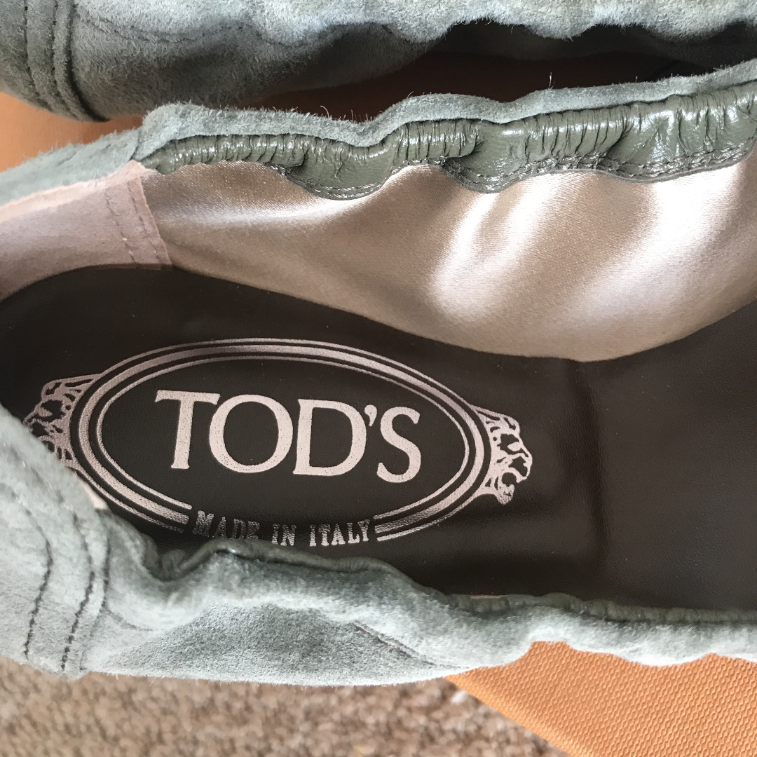 TOD'S(トッズ)の値下げ【箱・布袋付き・送料込】TOD'S レザーリボン　バレリーナシューズ レディースの靴/シューズ(バレエシューズ)の商品写真