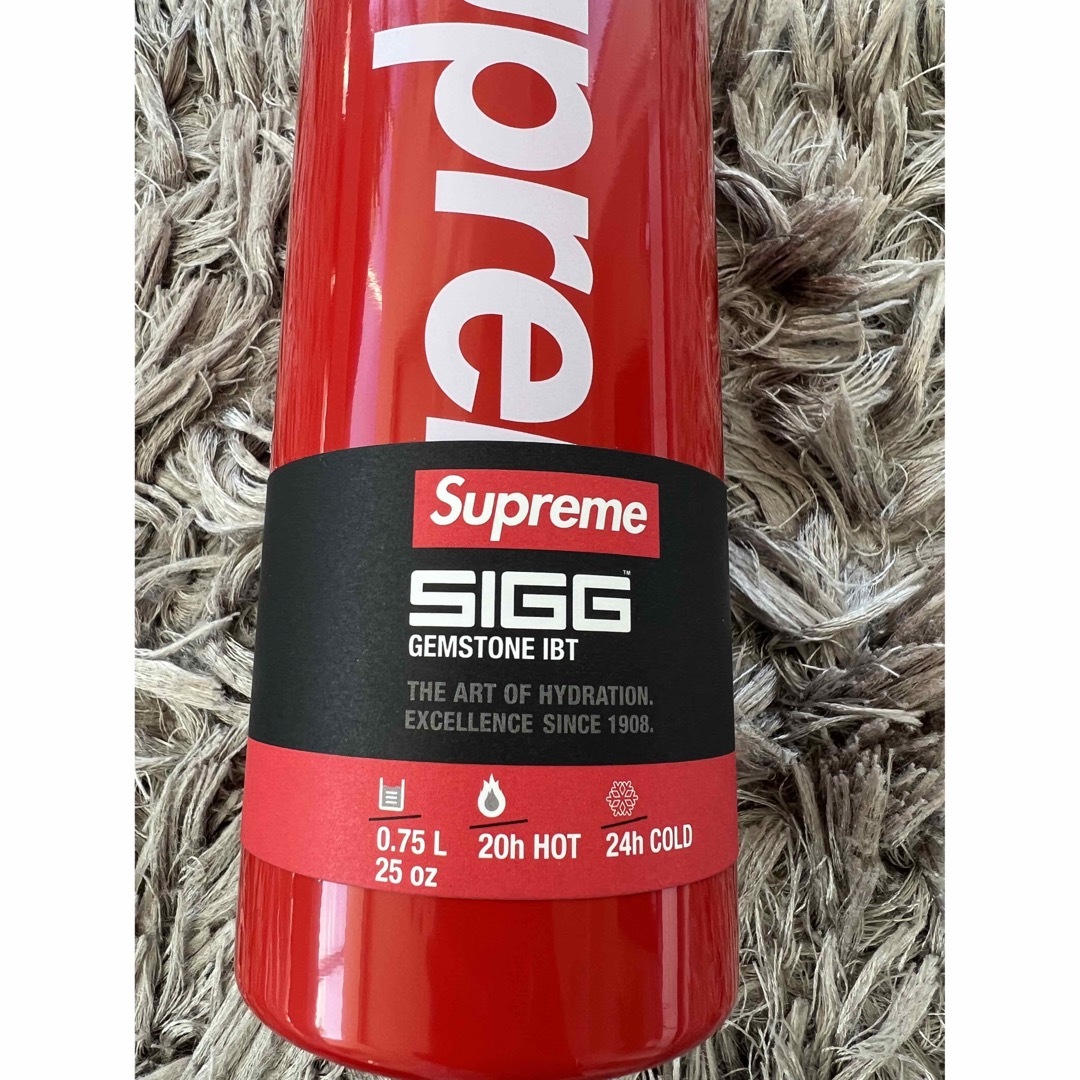 Supreme(シュプリーム)の新品未使用　supremeSIGGVacuumInsulated Bottle インテリア/住まい/日用品のキッチン/食器(タンブラー)の商品写真