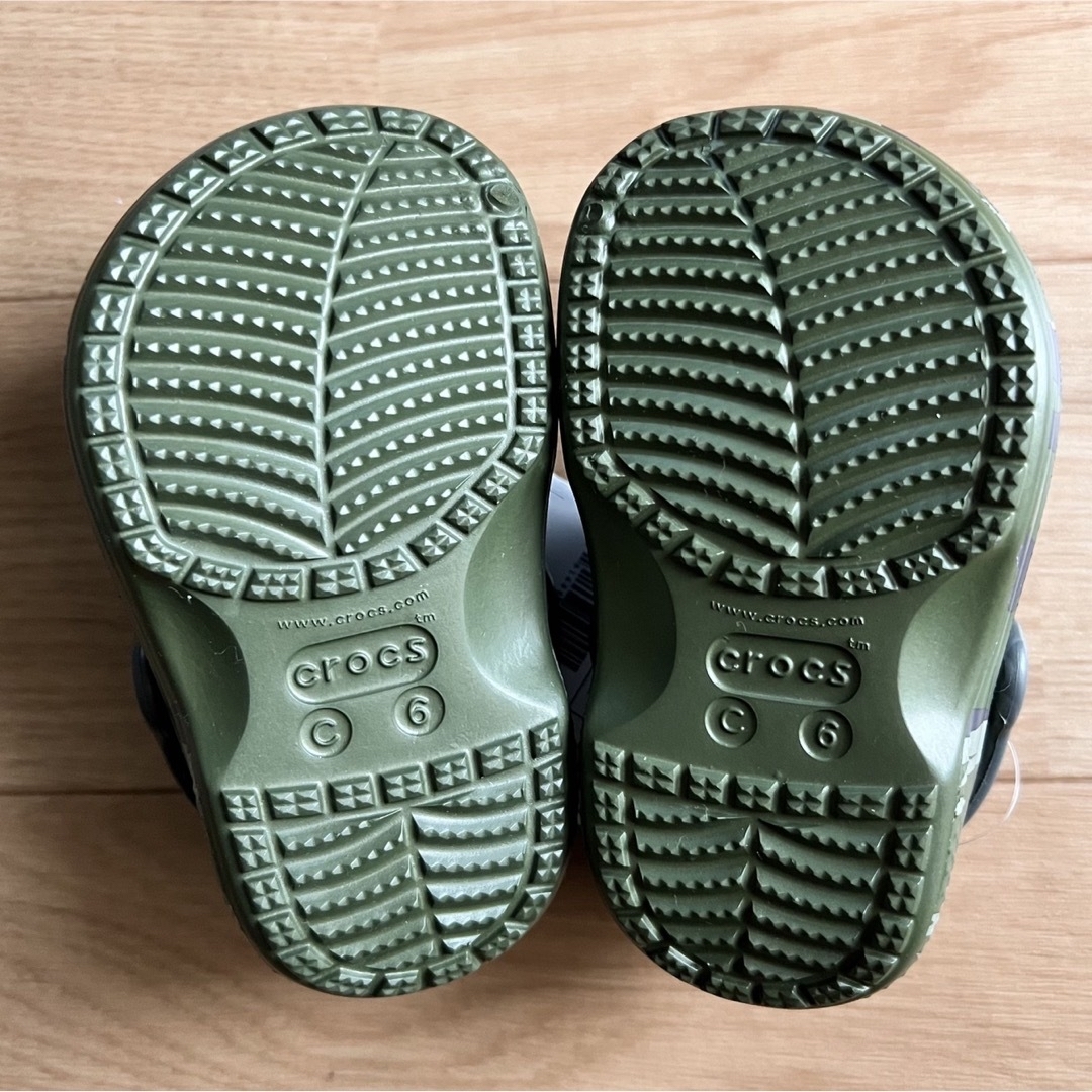 crocs(クロックス)の【新品】crocs クロックス 14cm カモフラージュ　迷彩　サンダル　 キッズ/ベビー/マタニティのベビー靴/シューズ(~14cm)(サンダル)の商品写真