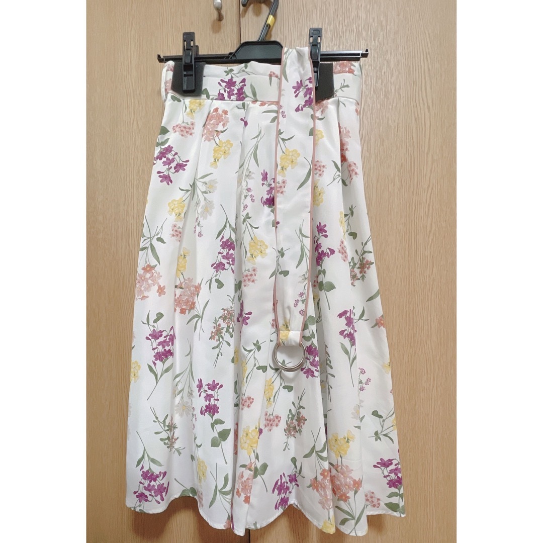 新品未着用♡ Apuweiser-riche ミックスフラワータックスカート