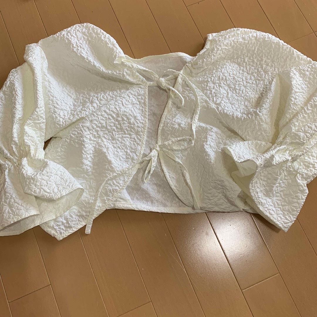 w closet(ダブルクローゼット)のw closet ダブルクローゼット　リボン　カーディガン レディースのトップス(カーディガン)の商品写真