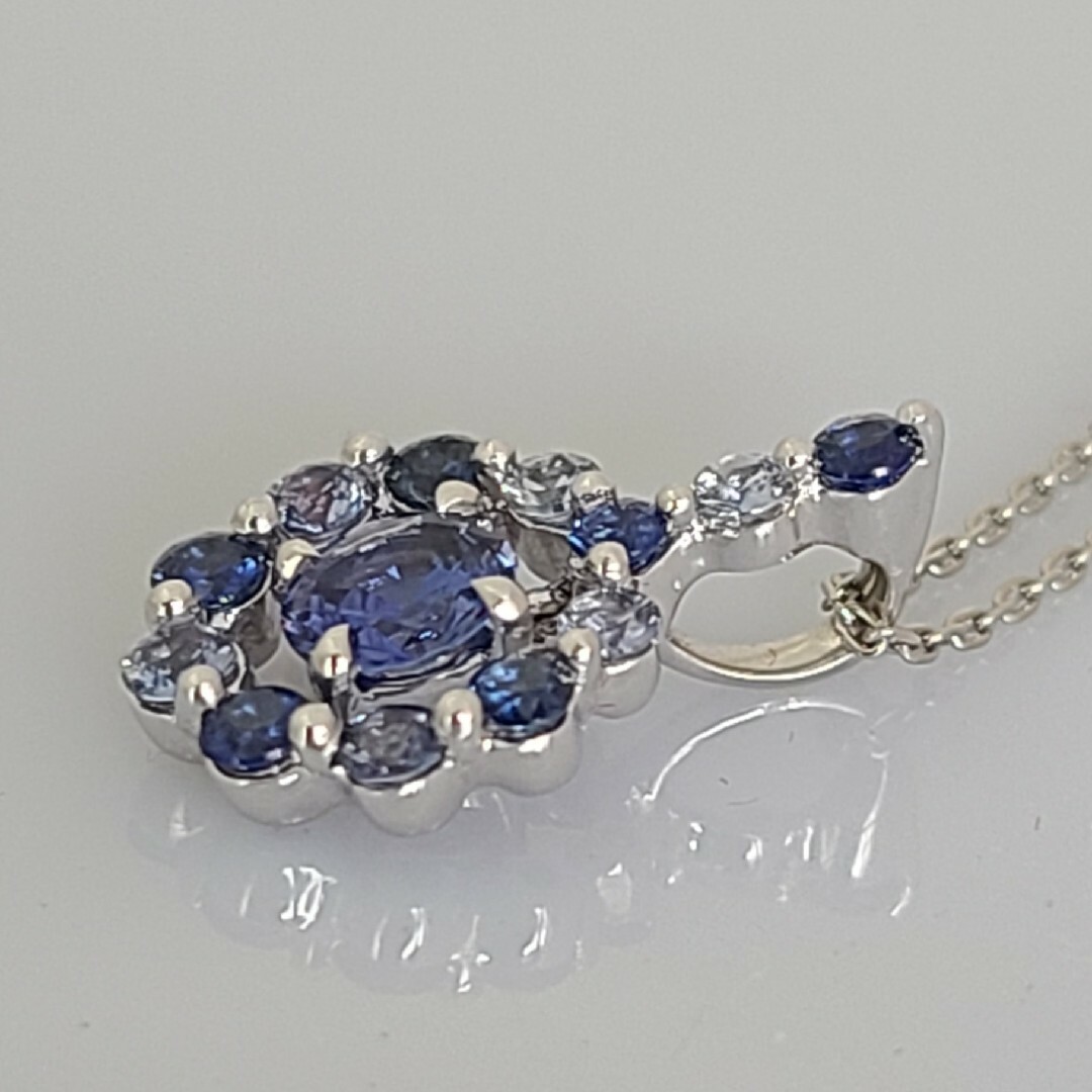 【新品】PT900   サファイア ペンダント　ネックレス レディースのアクセサリー(ネックレス)の商品写真