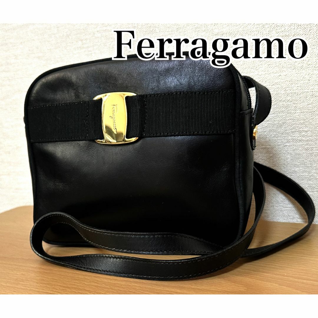 Salvatore Ferragamo ☆ ショルダーバッグ ポーチレディース