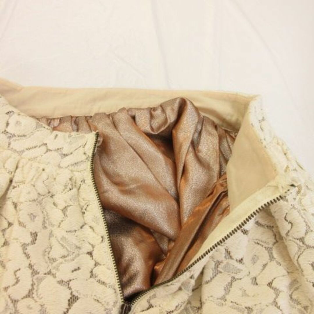 エリザベス&ジェームス フレアスカート ニット ミニ 白 XS レディースのスカート(ミニスカート)の商品写真