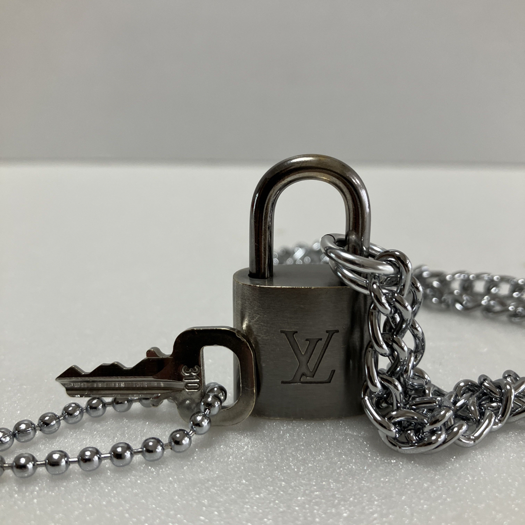 【NO.422/鍵有】LOUIS VUITTON  Padlock　シルバー