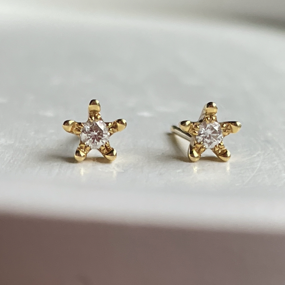 スタージュエリーSTAR JEWELRY 星ピアス k18一粒ダイヤ