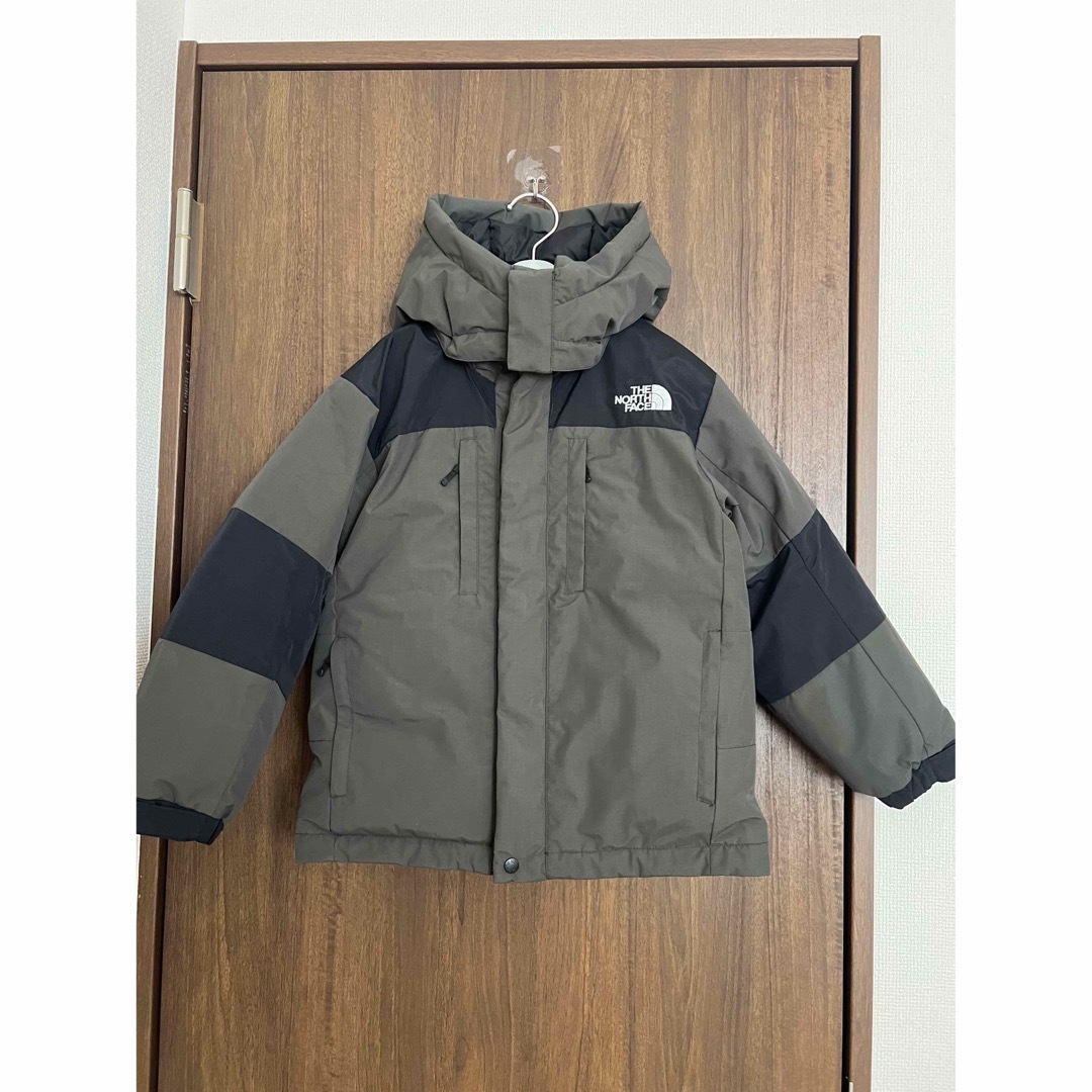 THE NORTH FACE(ザノースフェイス)のthe north face 防水ダウンジャケット130cm美品 キッズ/ベビー/マタニティのキッズ服男の子用(90cm~)(ジャケット/上着)の商品写真