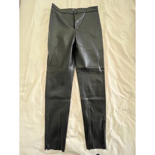 ザラ(ZARA)のザラ　レザーパンツ　M 美品(スキニーパンツ)