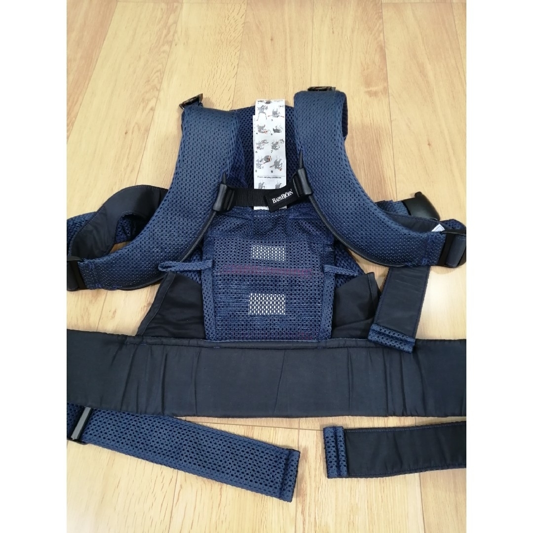 BABYBJORN(ベビービョルン)のベビービョルン　抱っこ紐　メッシュ　美品 キッズ/ベビー/マタニティの外出/移動用品(抱っこひも/おんぶひも)の商品写真