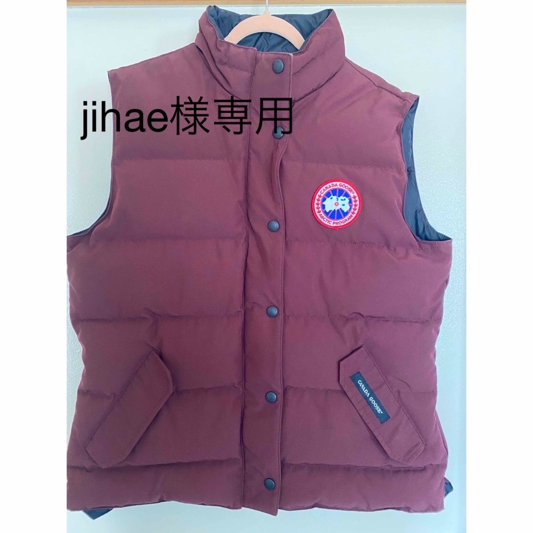 CANADA GOOSE(カナダグース)の★美品　カナダグース　ベストＬサイズ レディースのジャケット/アウター(ダウンベスト)の商品写真