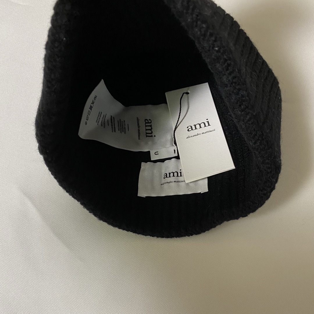 ami(アミ)のアミパリス ビーニー ニット帽 黒 帽子 ami paris ハート ロゴ メンズの帽子(ニット帽/ビーニー)の商品写真