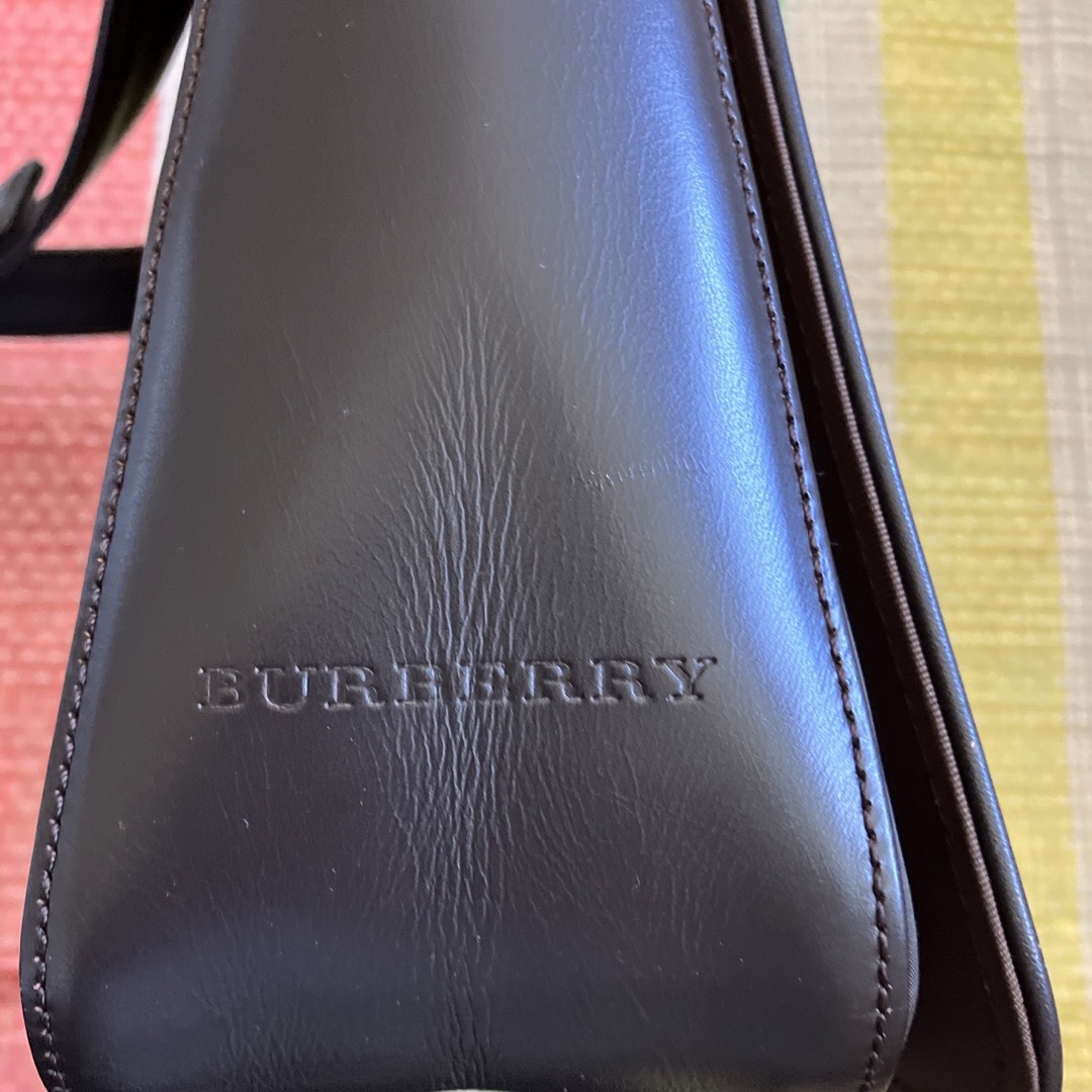 BURBERRY(バーバリー)のバーバリー　ショルダーバック　茶色　お値下げしました。 レディースのバッグ(ショルダーバッグ)の商品写真